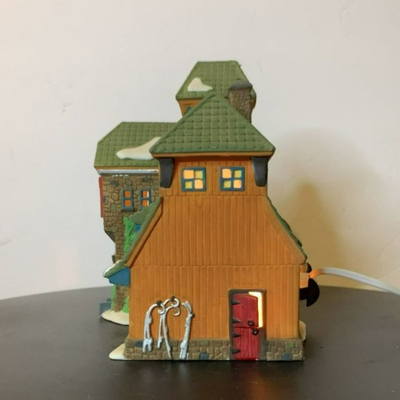 Dept 56 McGrebe Cutters & Sleighs New England Village Lighted Building - 1991 - Picture 8 of 12